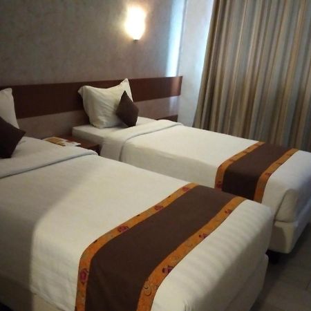 Xtra Hotel Bengkulu Exterior photo