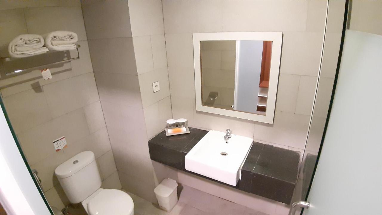 Xtra Hotel Bengkulu Exterior photo