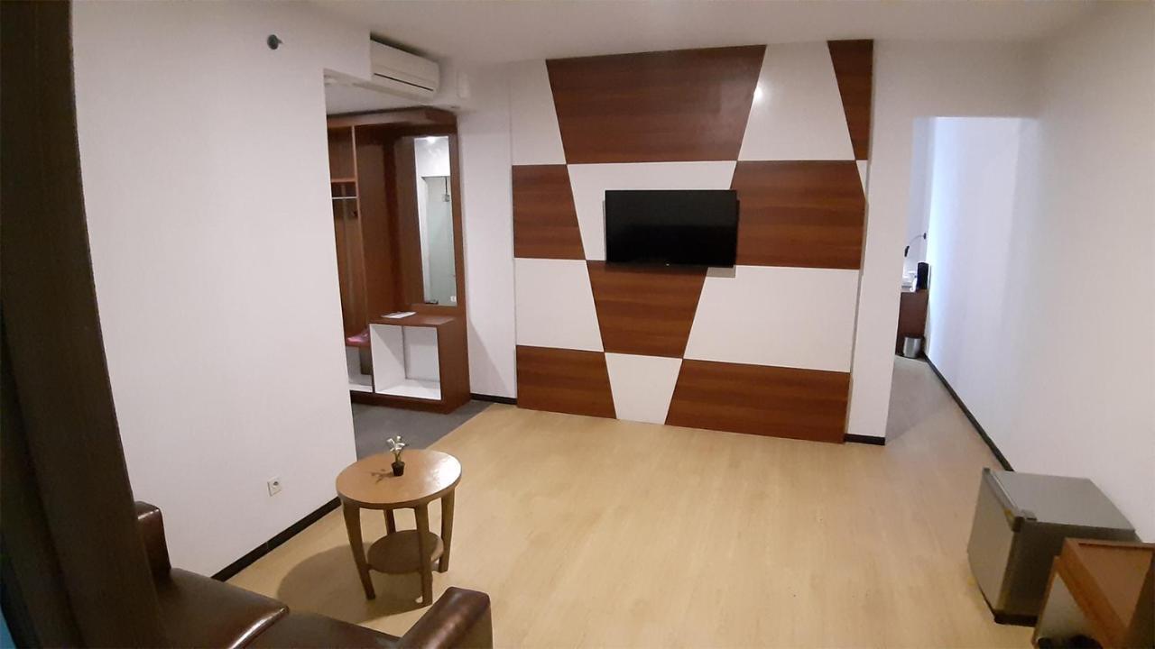 Xtra Hotel Bengkulu Exterior photo