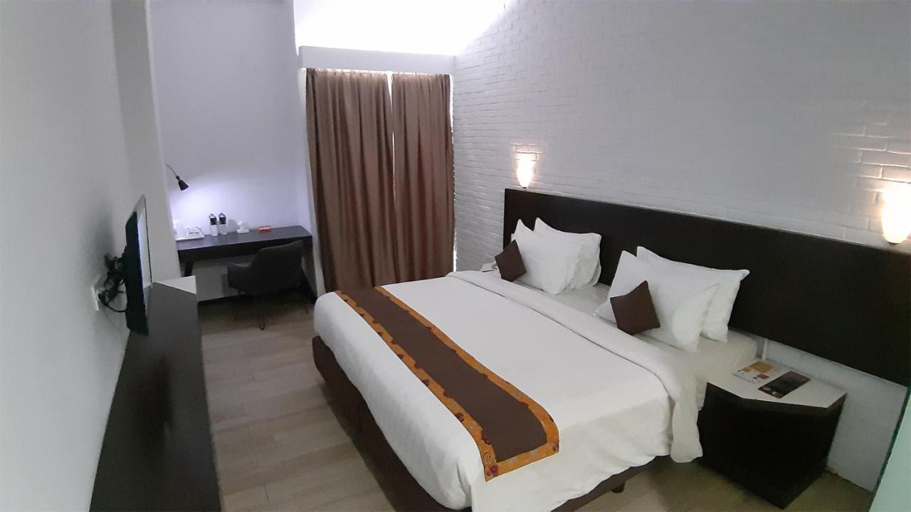 Xtra Hotel Bengkulu Exterior photo