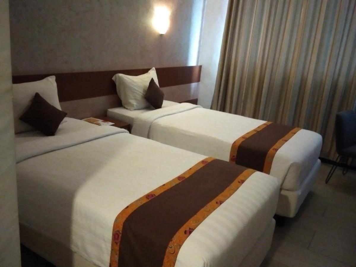 Xtra Hotel Bengkulu Exterior photo