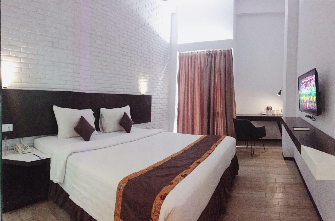 Xtra Hotel Bengkulu Exterior photo