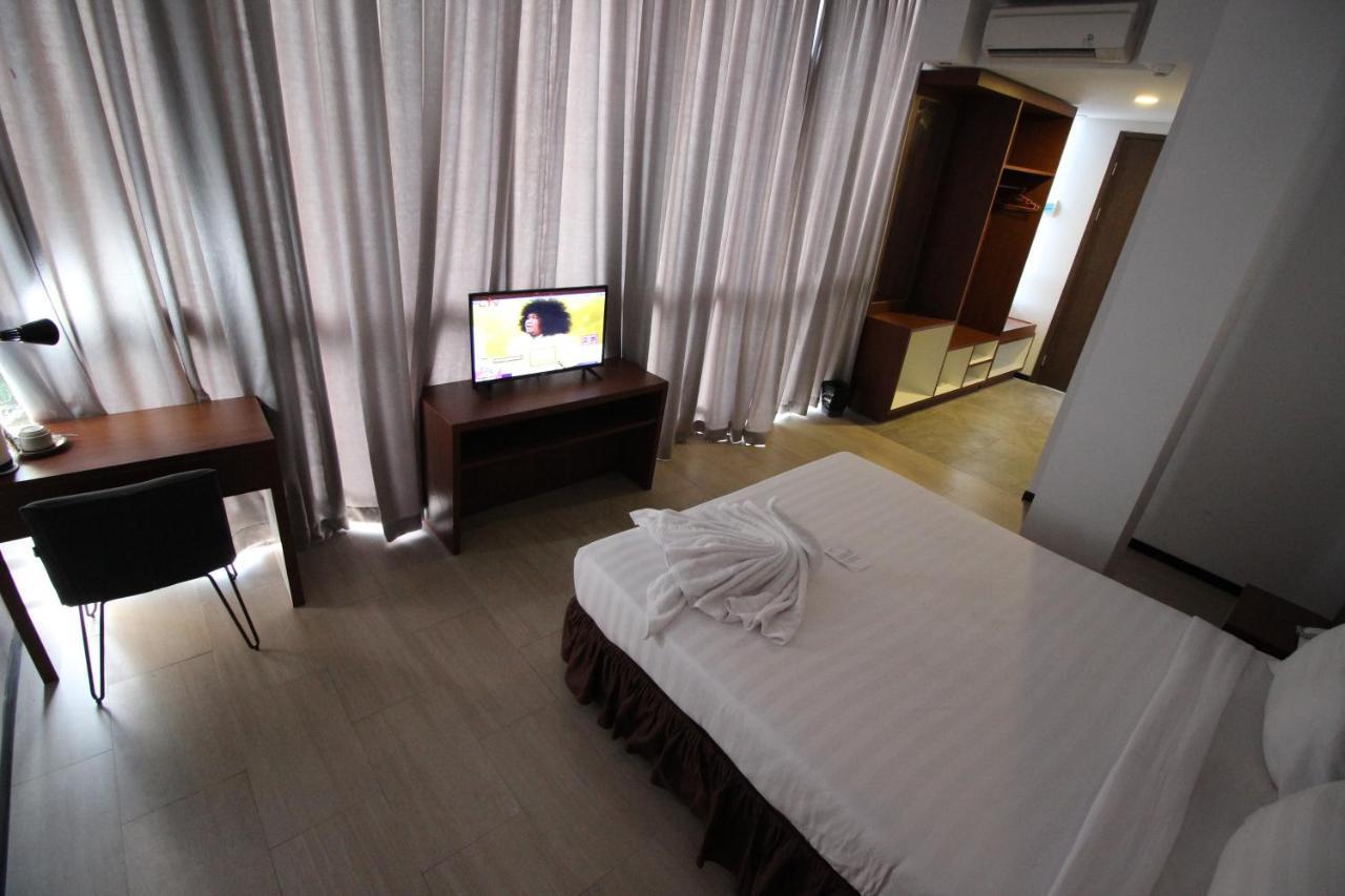 Xtra Hotel Bengkulu Exterior photo