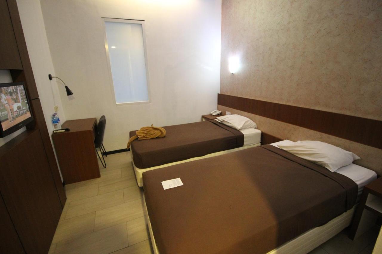 Xtra Hotel Bengkulu Exterior photo